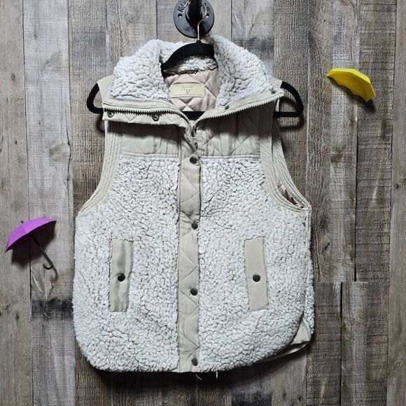 Blank Nyc Sherpa Teddy Vest in Angel Eyes - Picture 2 of 6